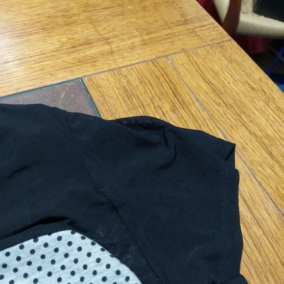 Torrid top with black mesh gray and black 4 - Picture 5 of 11